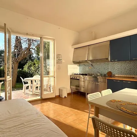 N205 - Numana, Delizioso Bilocale Con Giardino * נומאנה