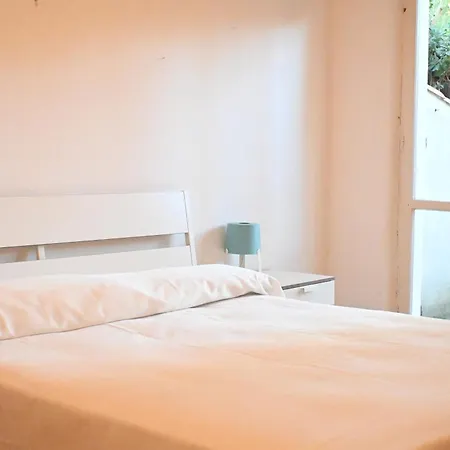 N205 - Numana, Delizioso Bilocale Con Giardino * נומאנה